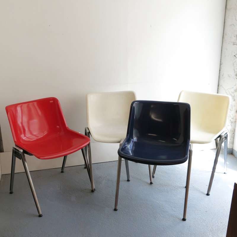 chaises-empilable-vintage-70-000426-1